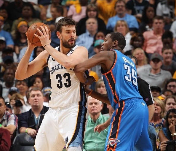 两队的对战 两队的对战