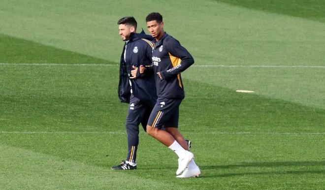 伊朗队以2 伊朗队以2