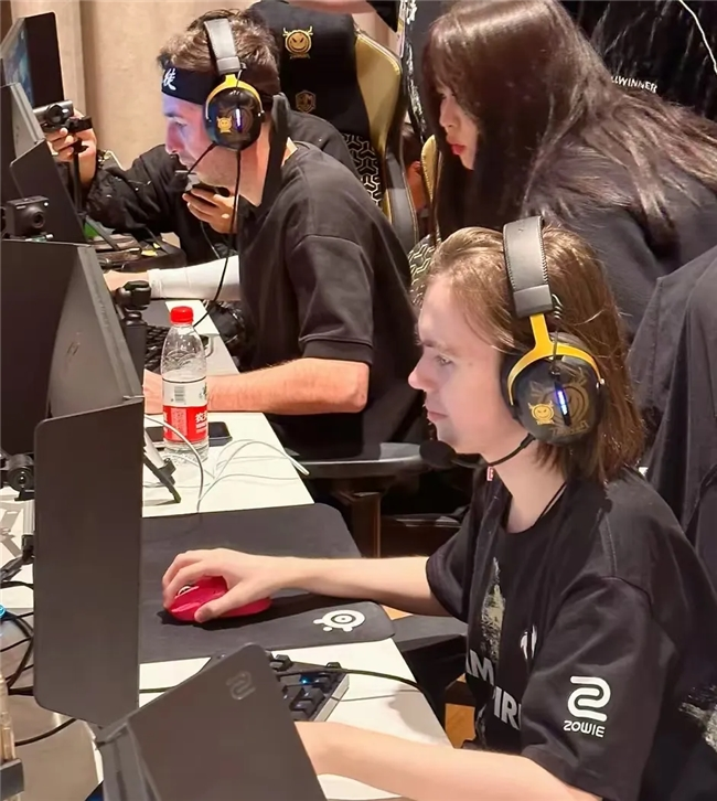 禁区黄金地 禁区黄金地